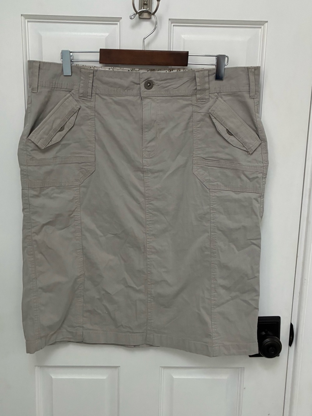 Grey Cargo-Style Pencil Skirt for Everyday Wear